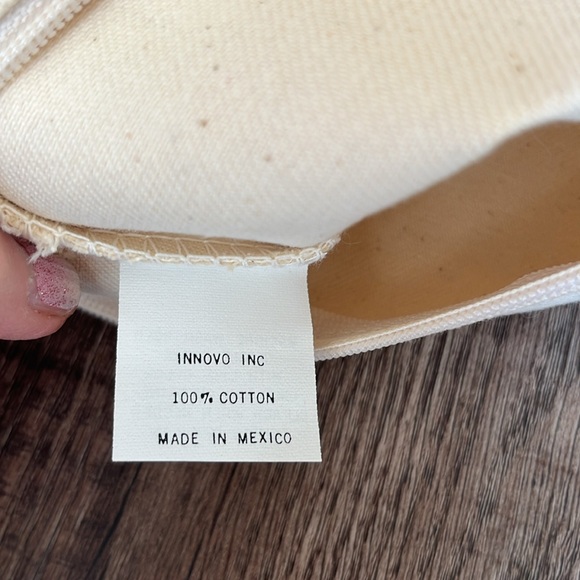 NEW Make Up Bundle Concealer, Beauty Blender, Eye Shadow, Sponge, Butterfly Bag - Picture 5 of 16